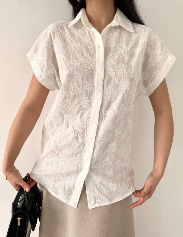 Düşük Kollu Vual Güpür Bluz